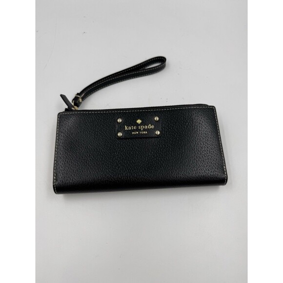 kate spade Handbags - Kate Spade Black Wristlet Zip Wallet Layton Wellesley